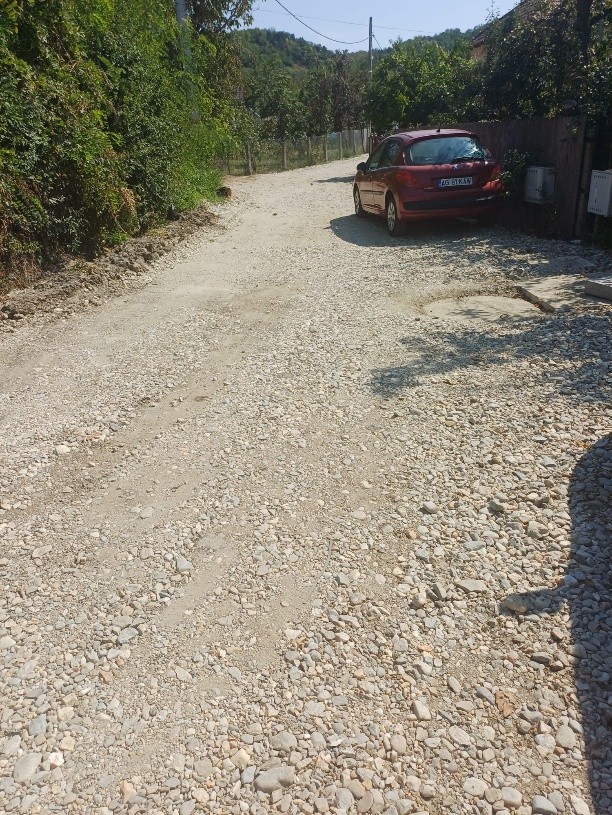 Str. Smărăndești, Ștefănești – refacere carosabil cu balast